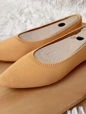 Vivaia Pointed Knit Ballet Flats in Ginger Yellow EU 38.5
